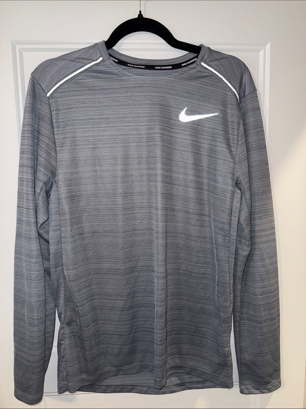 Nike Dri-Fit Running Grey Heather Long-Sleeve Performance Top S